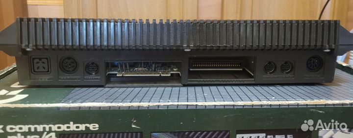 Commodore plus/4 ретро