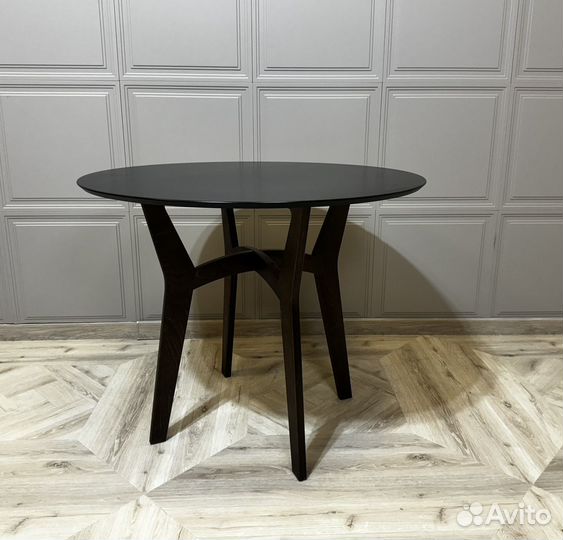 Кухонный стол