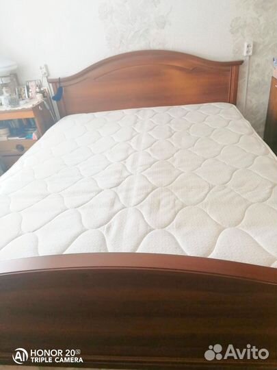 Кровать двухспальная