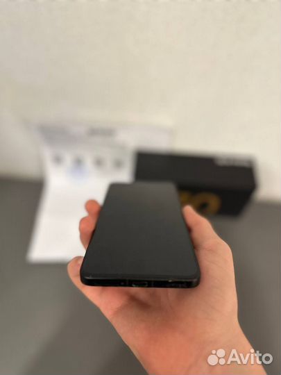 Xiaomi Redmi K70, 12/256 ГБ