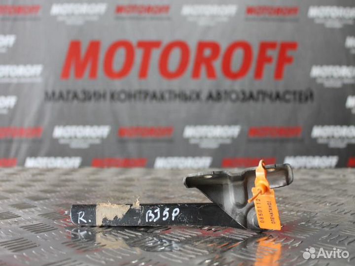 Шарнир капота Фамилия BJ5P правый А330