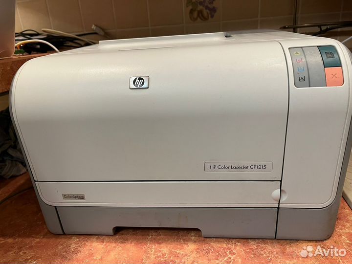 Продается цветной принтер HP LazerJet CP1215