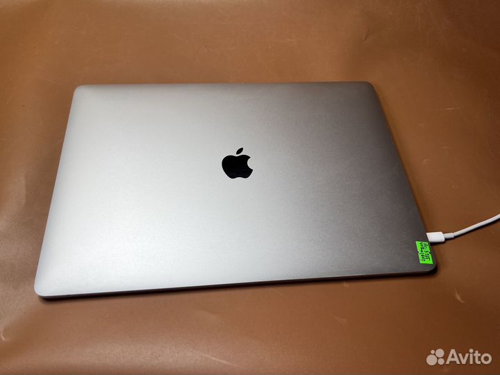 Apple macbook pro 15 2018 32gb/512gb