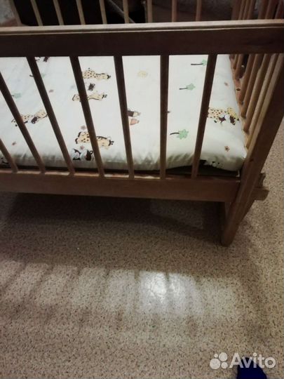 Детская кроватка