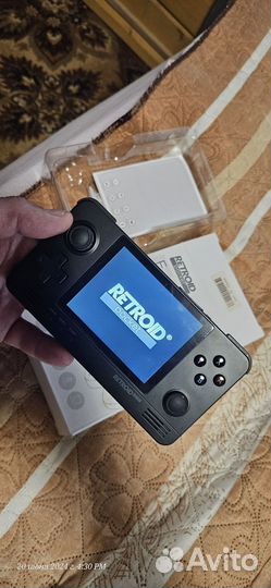Портативная игровая приставка retroid pocket 2