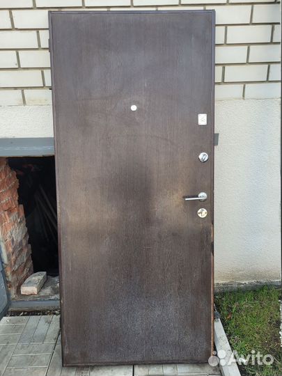 Дверь входная металлическая