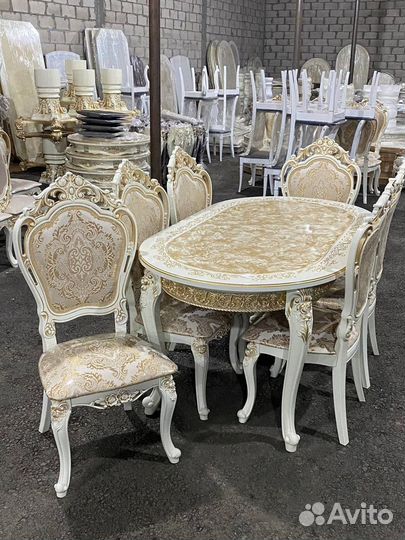 Стол и стулья новые