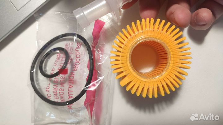 Масляный фильтр Toyota 04152-37010