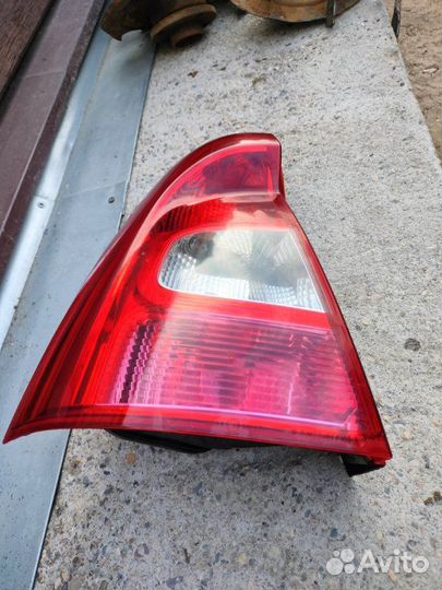 Фонарь задний левый Renault Logan седан 1.6 K7M