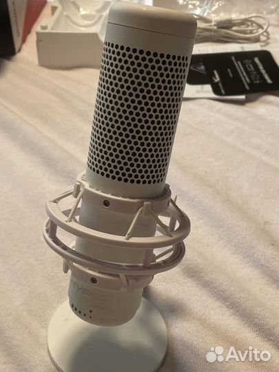 Микрофон hyperx quadcast s белый