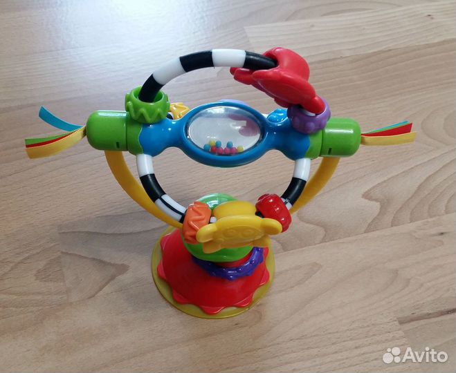 Погремушки, пирамидки, игрушки для малыша