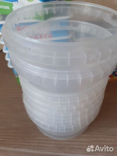 Пластиковые ведёрки и контейнеры