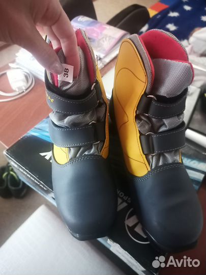 Лыжные ботинки