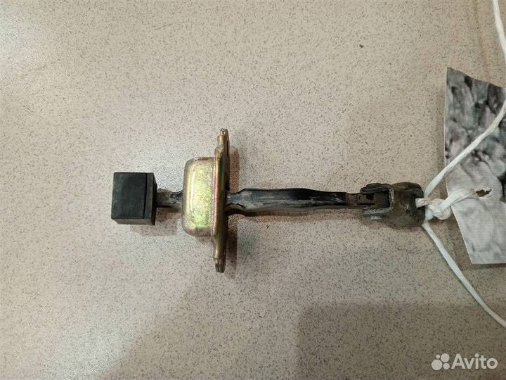 Ограничитель двери передней Mitsubishi Pajero iO