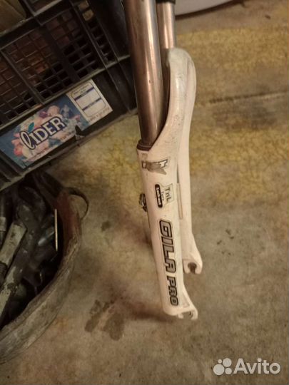 Вилка Rst Gila Pro