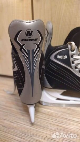 Коньки хоккейные