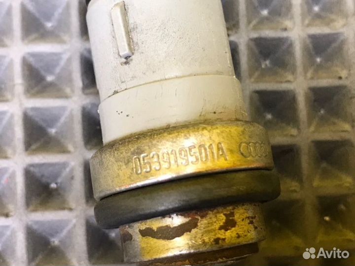 Датчик температуры Audi A6 4A2 AHU 1.9TD 1995