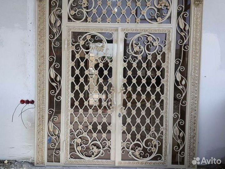 Кованая дверь входная