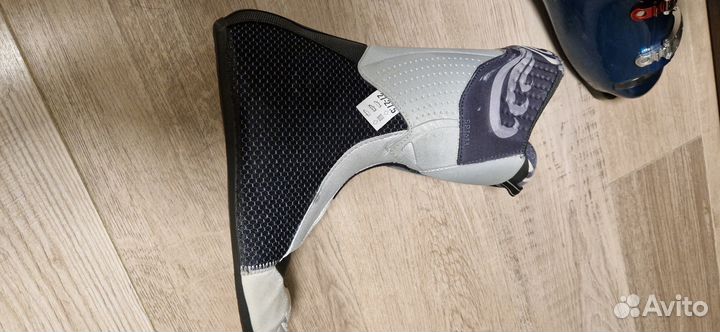 Горнолыжные ботинки lange