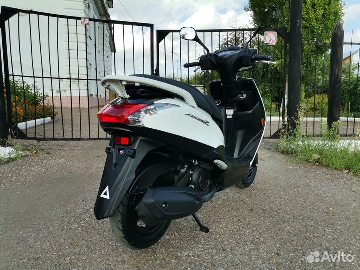 Японский скутер Yamaha Axis Z 125