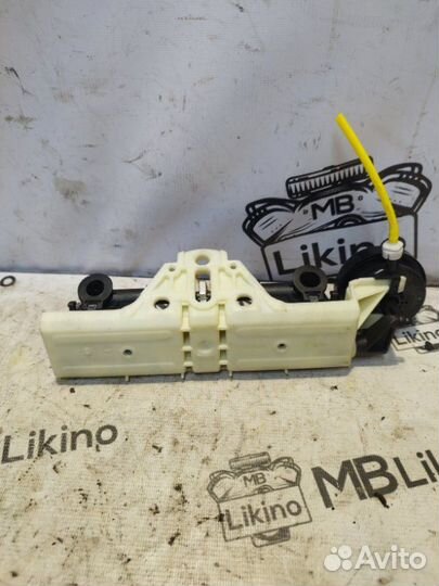 Механизм подголовника задний Mercedes W221 Rest