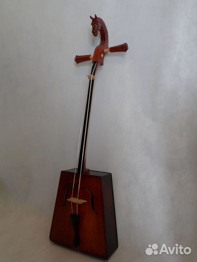 Подставка, порожек для морин хуура