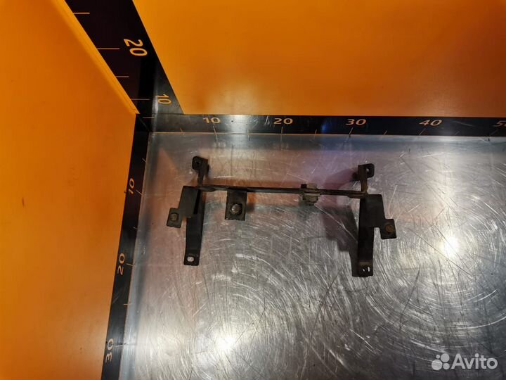 Кронштейн крепления подножки правый \DAF