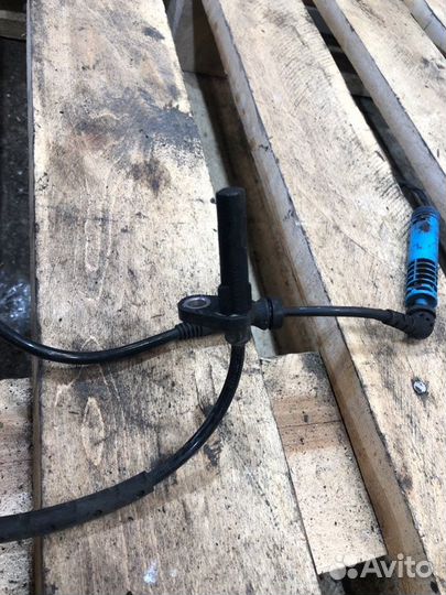 Датчик ABS задний левый Bmw 6 E63 N62B44 2004