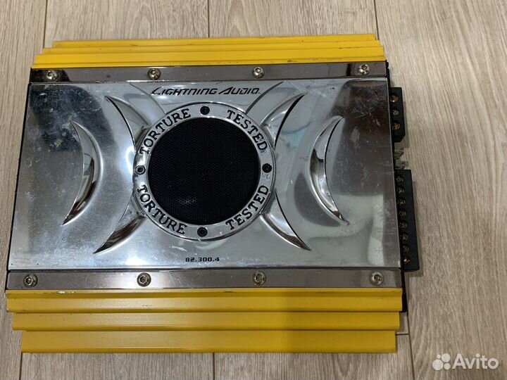 Сабвуфер и усилитель в автомобиль