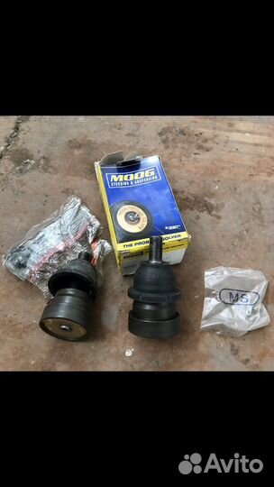 Запчасти на Lincoln Town Car