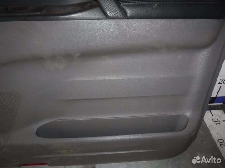 Обшивка двери передняя правая Mitsubishi Pajero 3