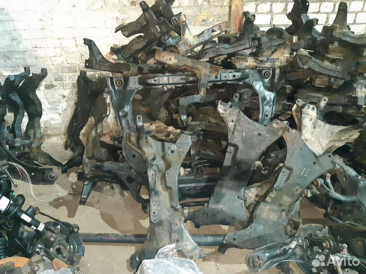 Подрамник (балка подмоторная) Ланцер 9 оригинал