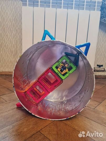 Металлическая коробка