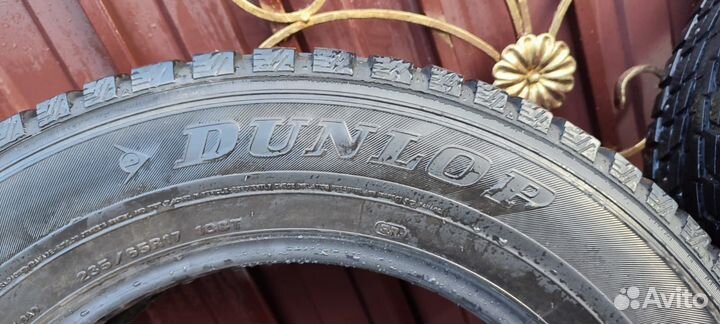 Dunlop SP Winter Ice 01 235/65 R17