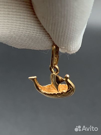 Золотая подвеска