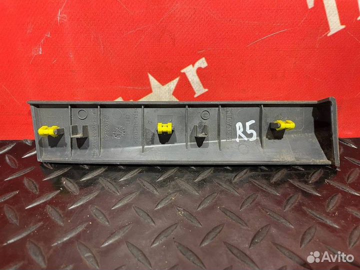 Накладка на торпедо Renault T