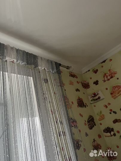 Тюль и карниз