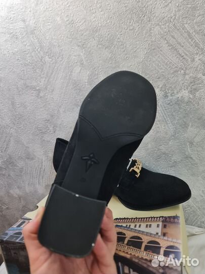 Лоферы туфли новые 39р искусственные
