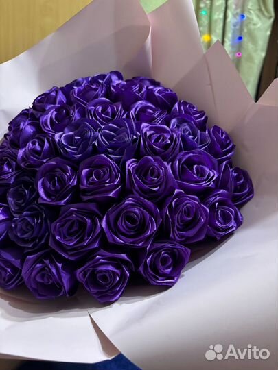 Розы из атласных лент