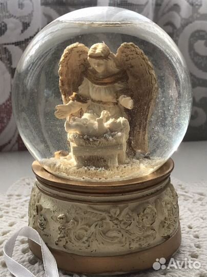 Бронь Снежный шар новогодний