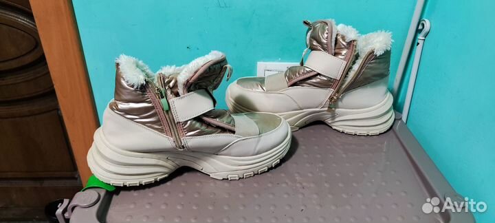 Кроссовки зимние женские