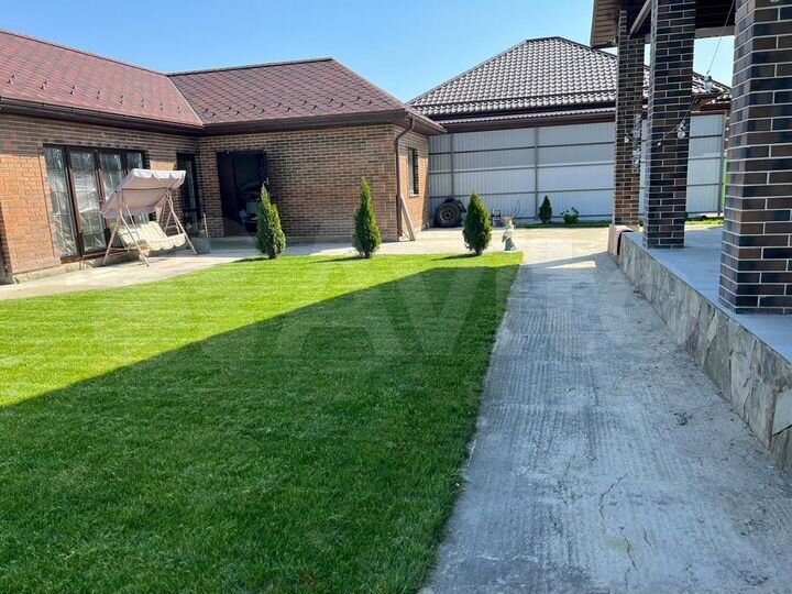 Дом 172,8 м² на участке 7 сот.