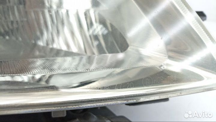 Фара правая Toyota Prius NHW20