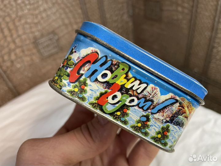 Жестяная банка с новым годом