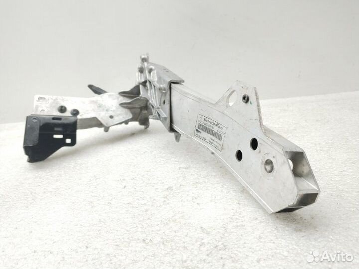 Кронштейн передней панели передний левый