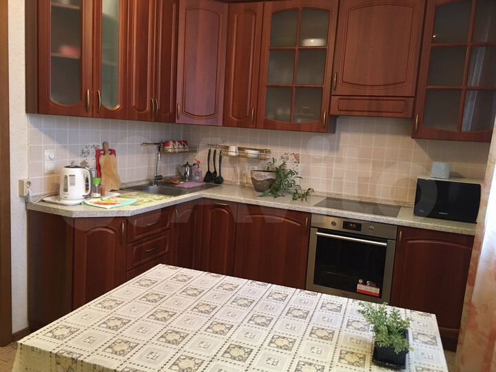 2-к. квартира, 68 м², 2/10 эт.