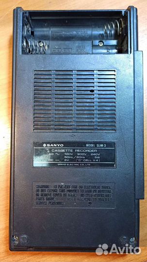 Магнитофон Sanyo slim 3