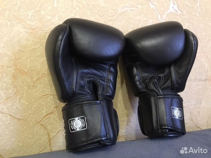Боксерские перчатки twins 12 OZ