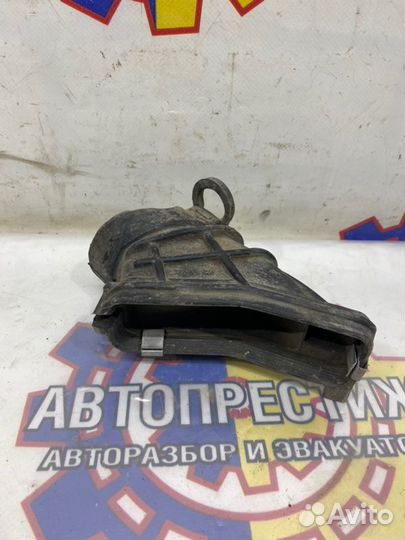 Воздухозаборник Ford Focus 3 iqdb 105Л.С 2013