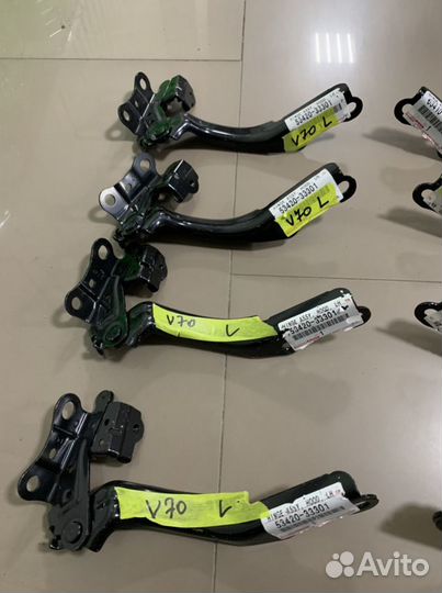 Петли капота Toyota Camry v70